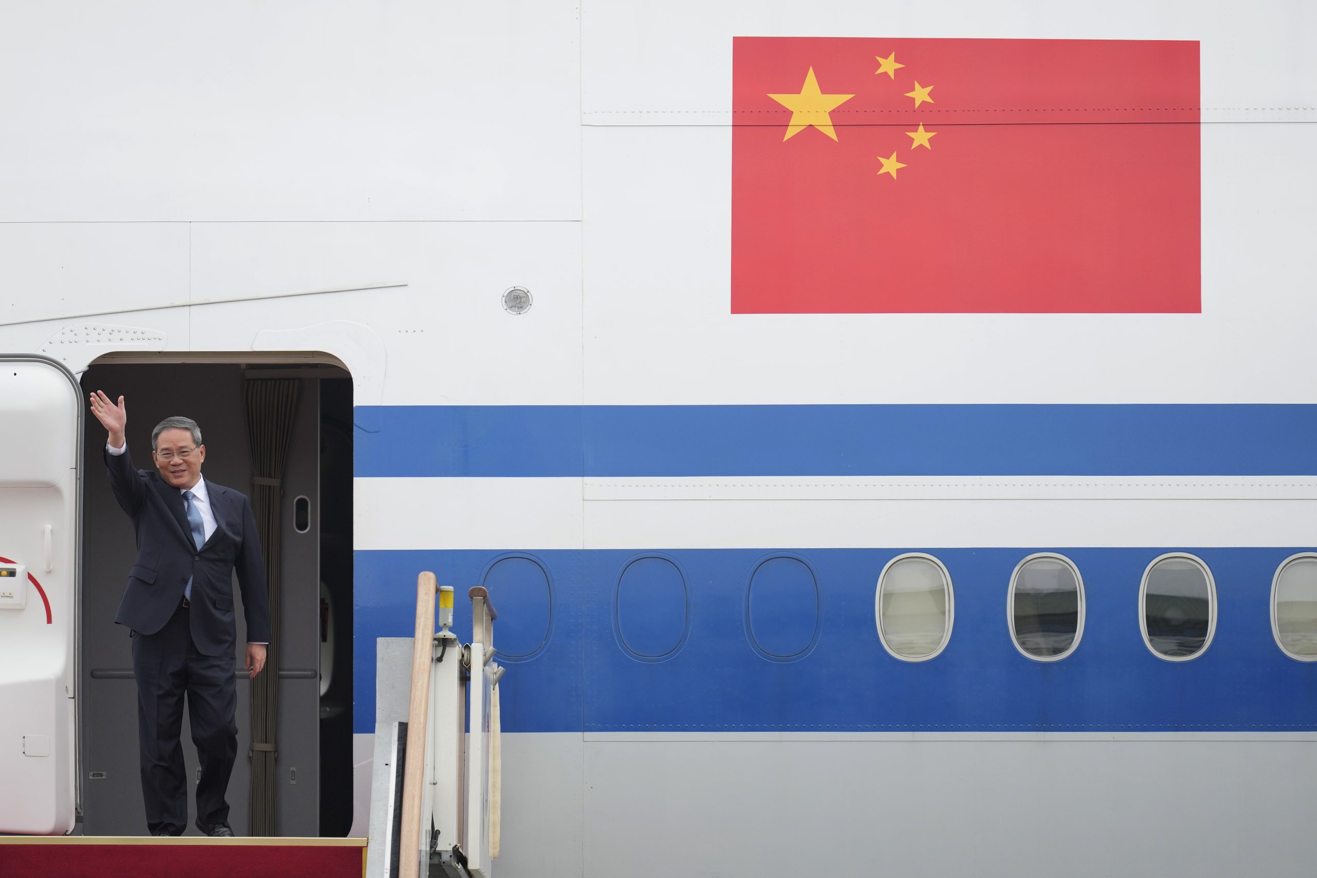 Chinese and Japanese leaders travel to South Korea for their first ...