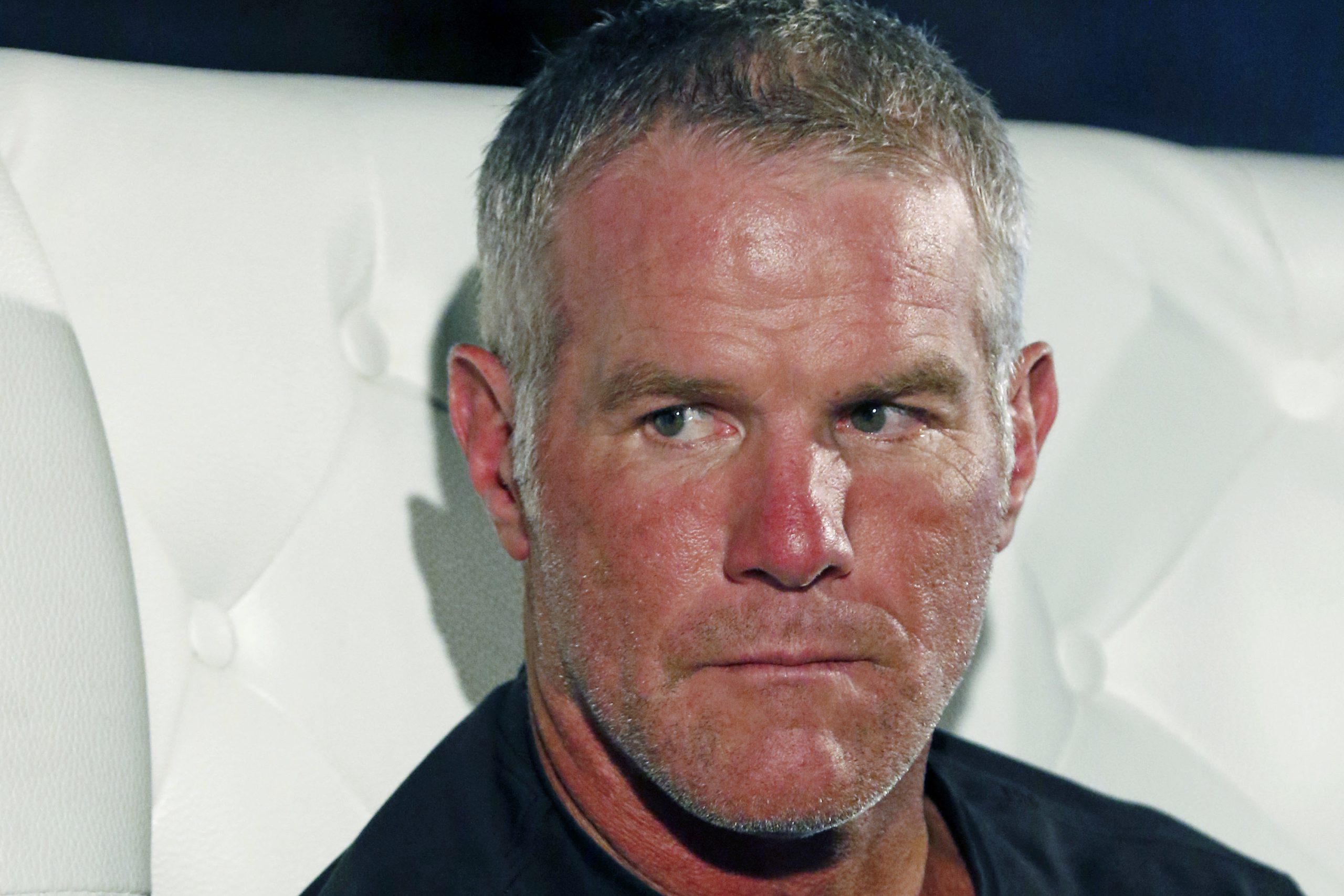 Retired NFL quarterback Brett Favre says he has Parkinson's disease ...