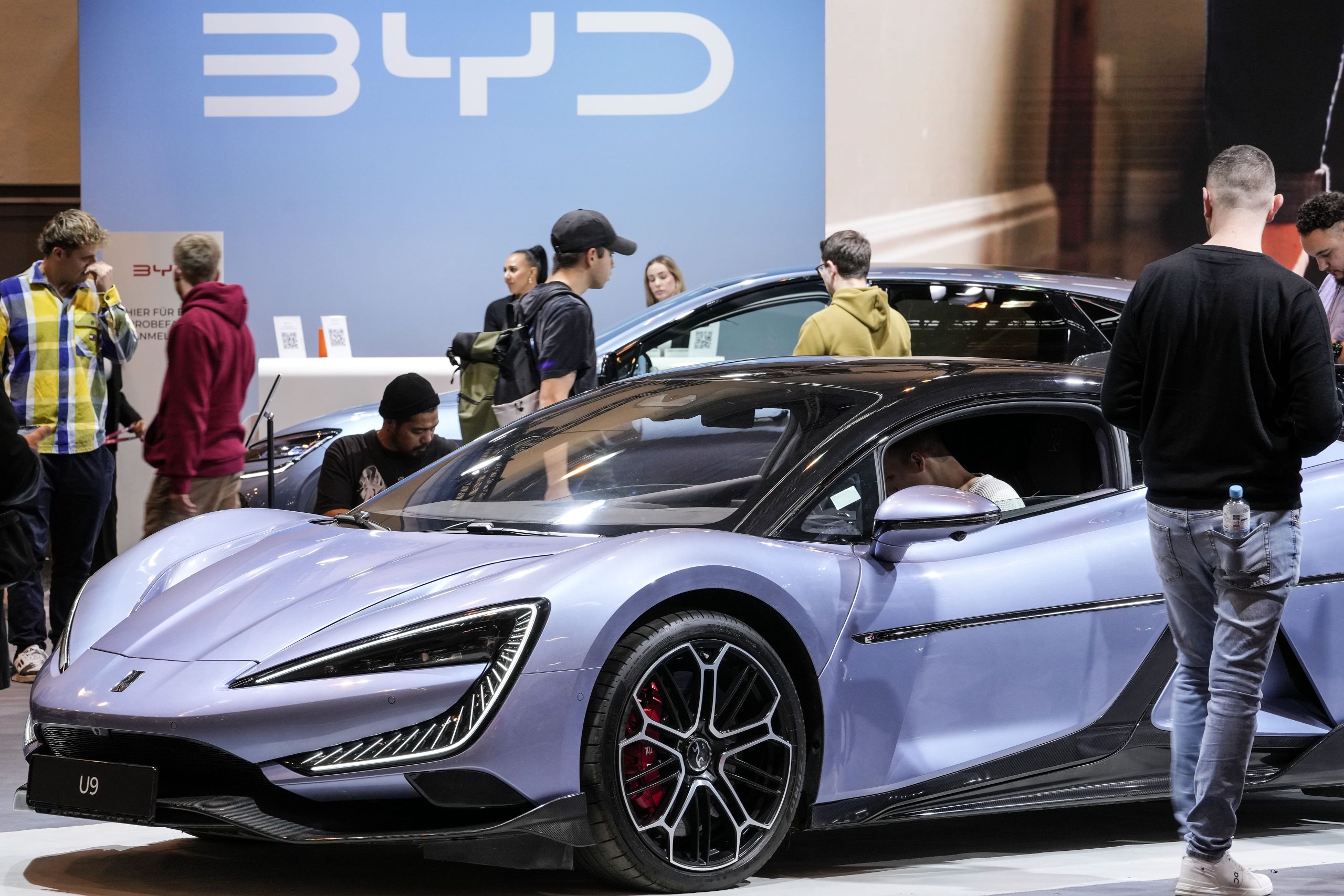 ELECTRIC VEHICLES TODAY visual data 6