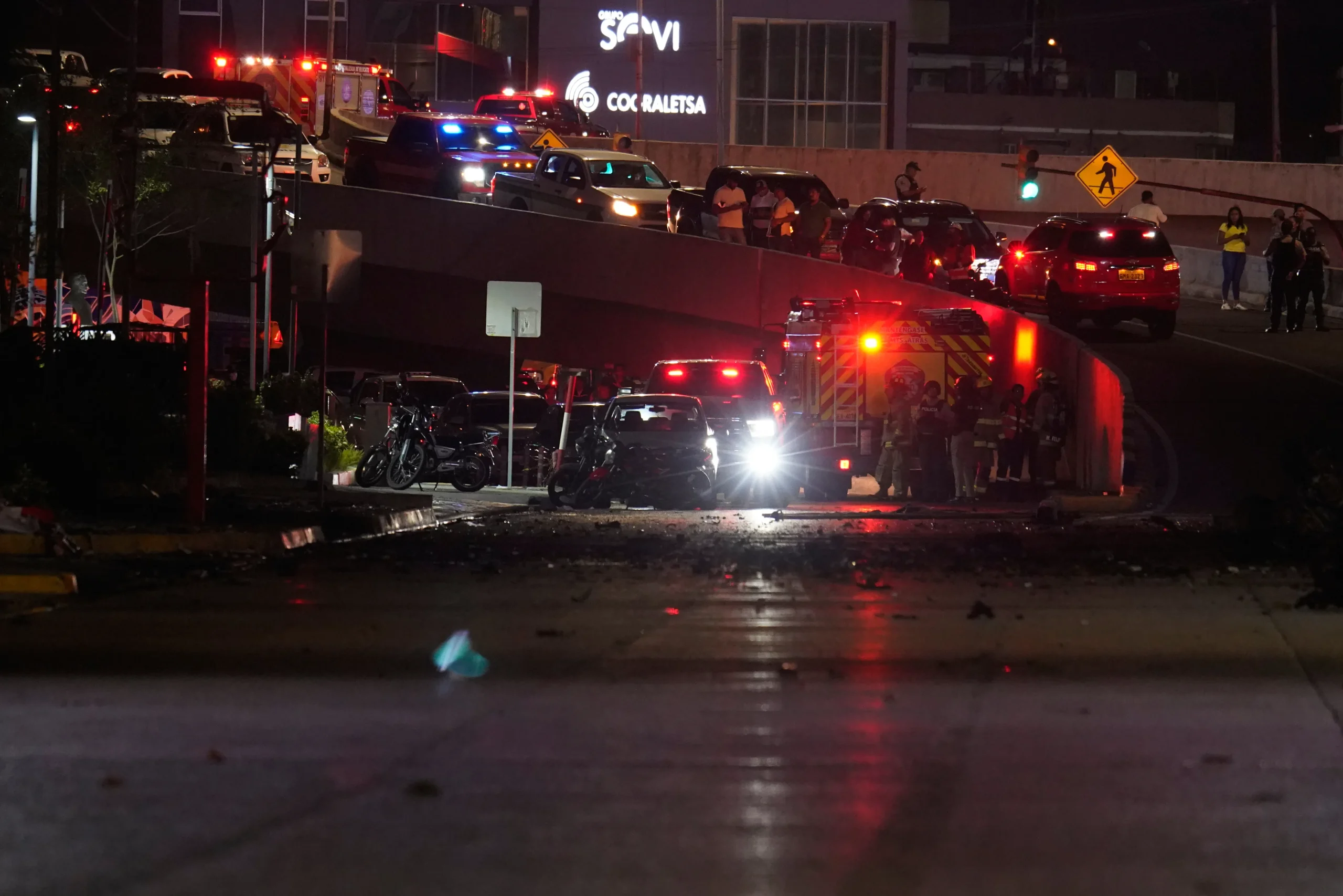 Pickup truck explodes on busy street in Ecuador – News.net