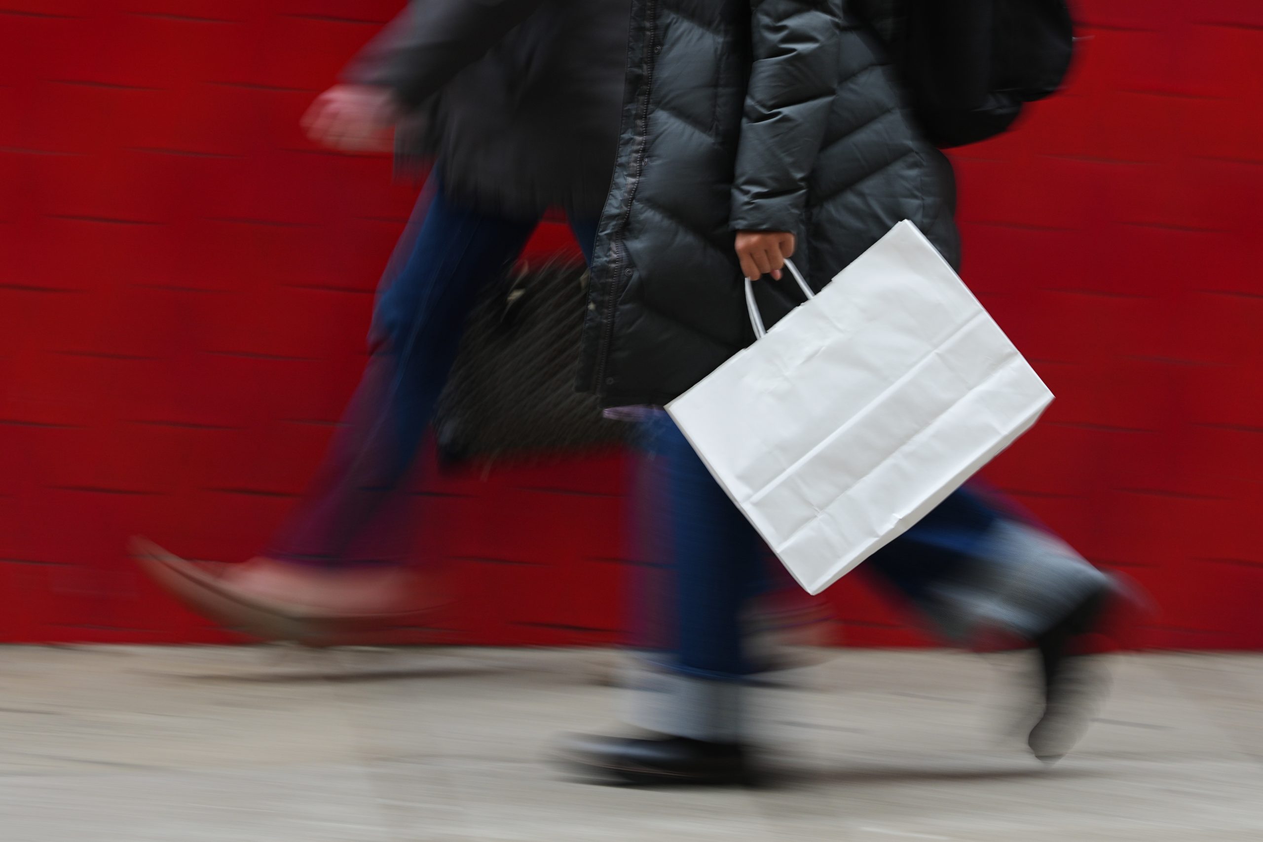 What Americans think about giving cash as holiday gifts, according to a ...